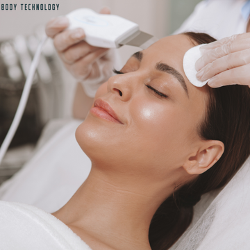 Massage visage maison : techniques simples inspirées des pros