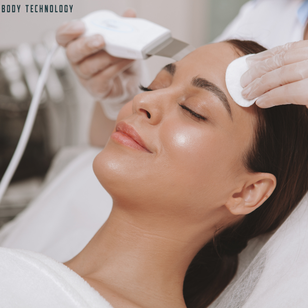 Massage visage maison : techniques simples inspirées des pros