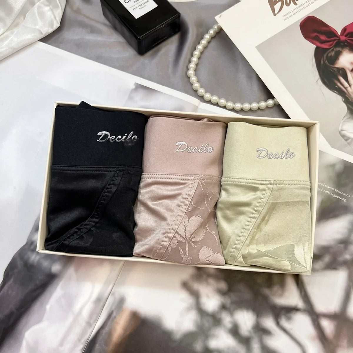 Culotte en Soie Glacée & Dentelle Florale Éléganse Confort et Maintien Lot de 3