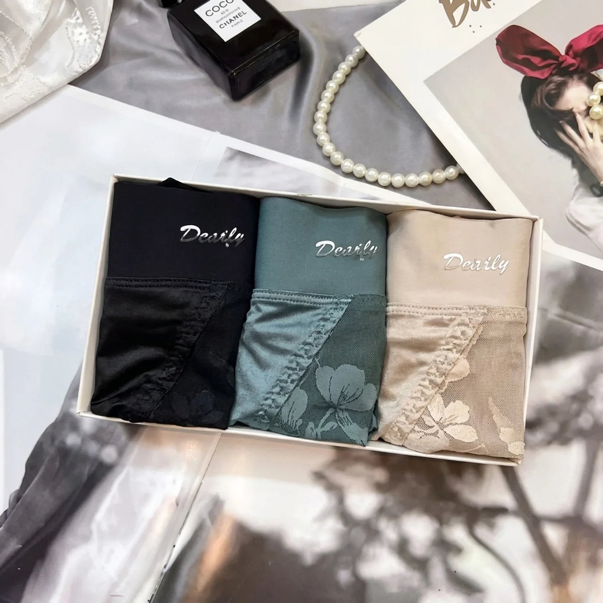 Culotte en Soie Glacée & Dentelle Florale Éléganse Confort et Maintien Lot de 3