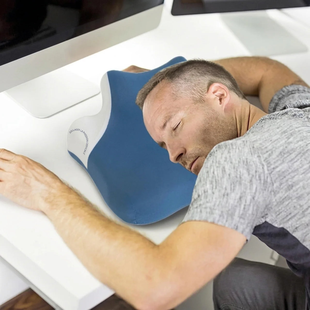 Oreiller ergonomique multifonction à mémoire de forme support cervical support téléphone